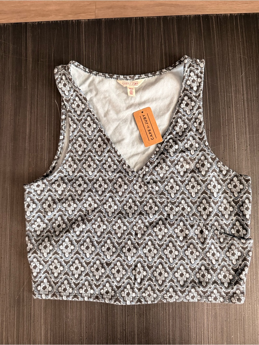 Cape Juby Gray & White Patterned V-Neck Crop Top